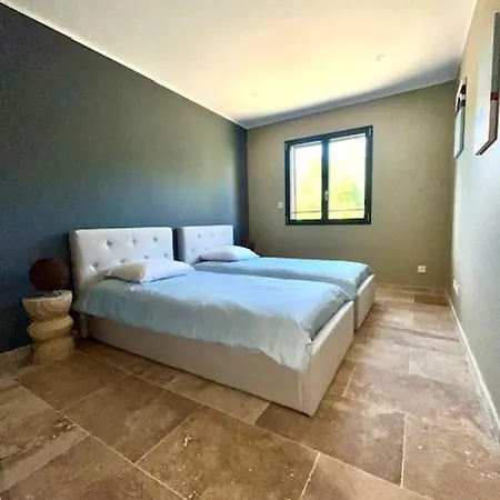 Villa Sanary فيلة *